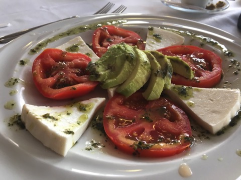 Nicos tricolor salad